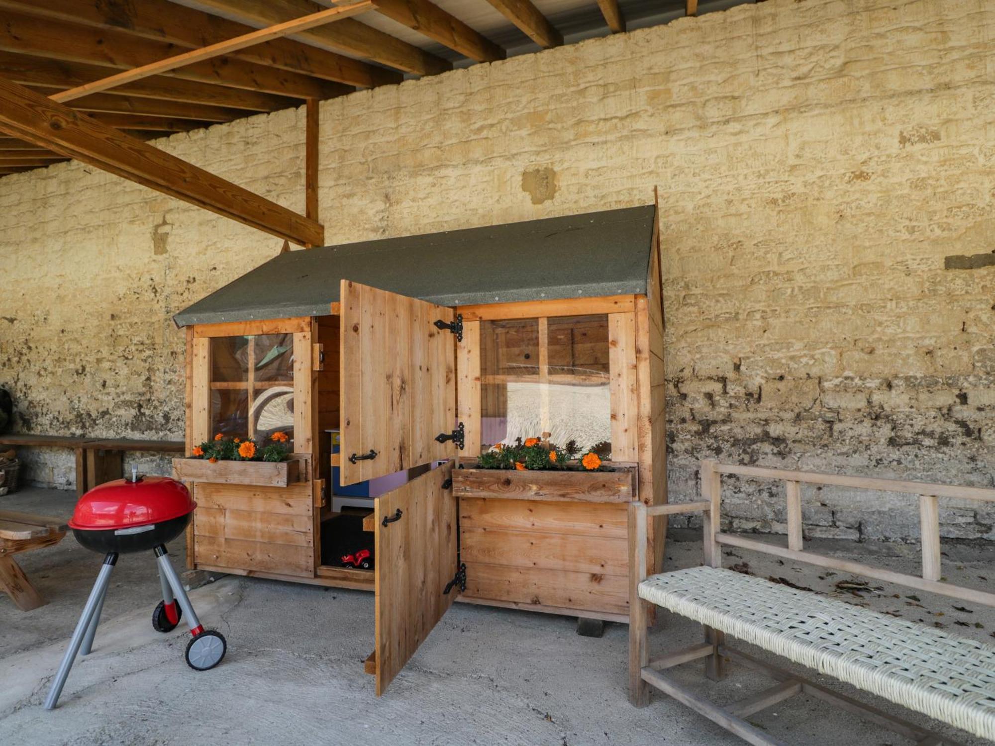 The Old Barn Villa Уитни Екстериор снимка