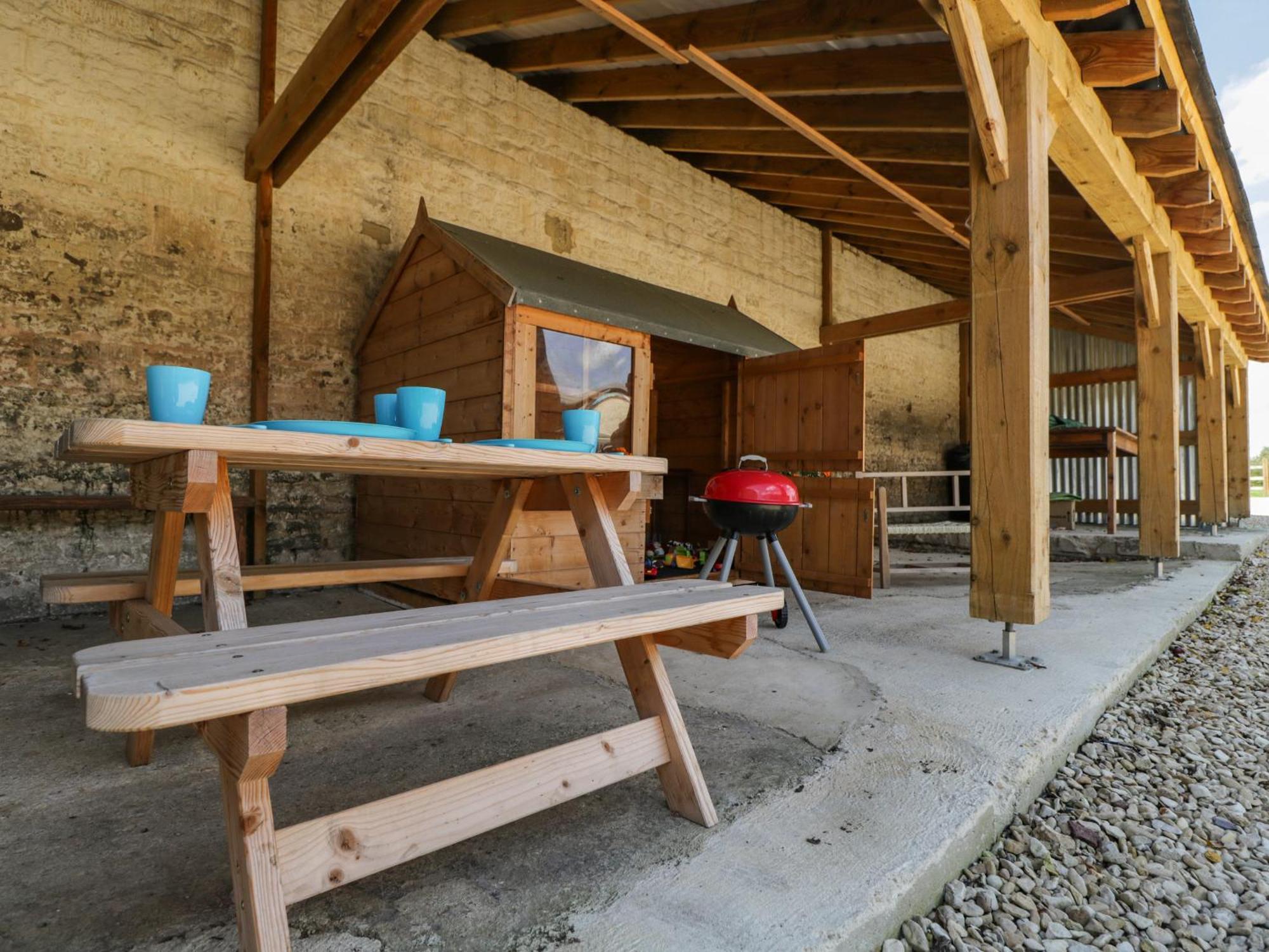 The Old Barn Villa Уитни Екстериор снимка
